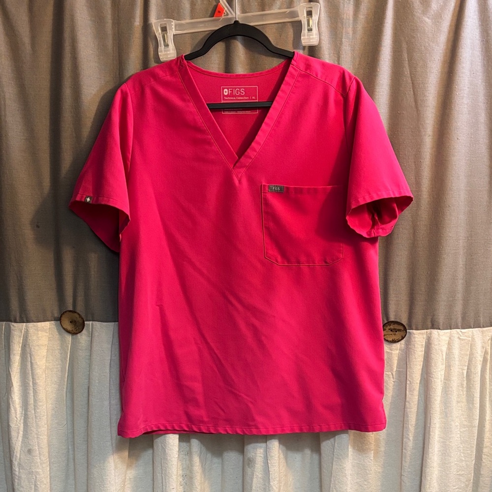 Figs shocking pink scrub top xl